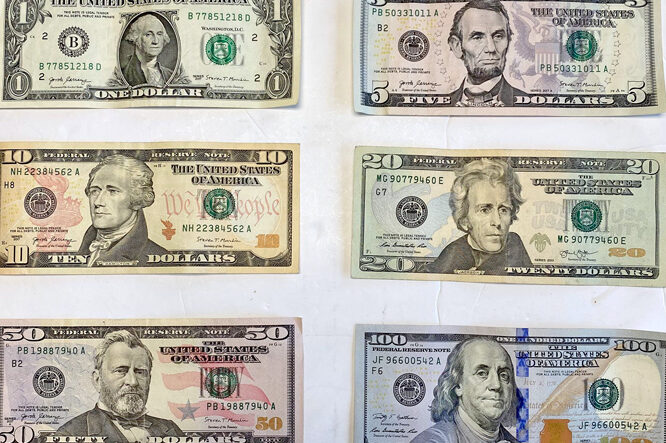 200ドルいくら？日本円への換算方法と最新レート